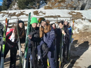 Le alunne a Campomulo, sull’Altopiano di Asiago per lo sci di fondo 